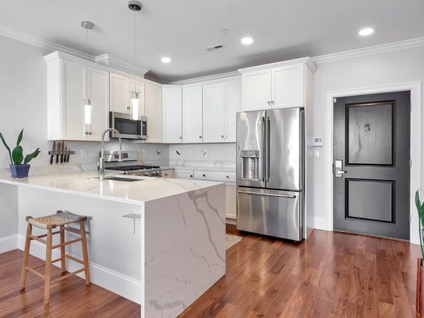 87 Medford Street 407, Medford MA 02145