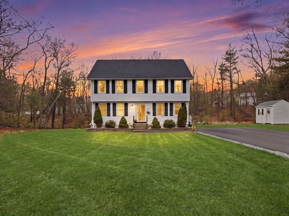 18 Trifiro Rd, Billerica MA 01821