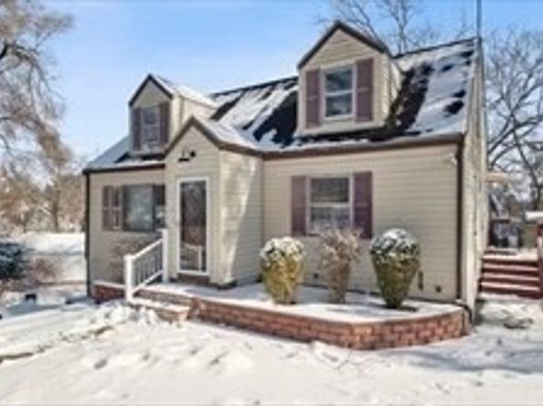 6 Arthur  Woods Ave, Burlington MA 01803