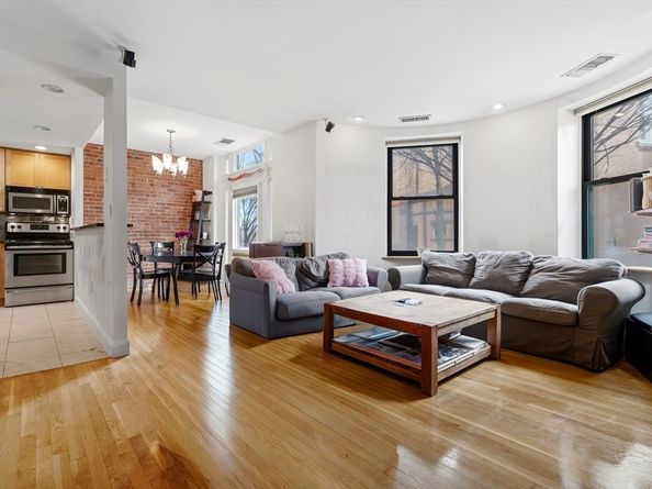 79 Gainsborough St 103, Boston MA 02115