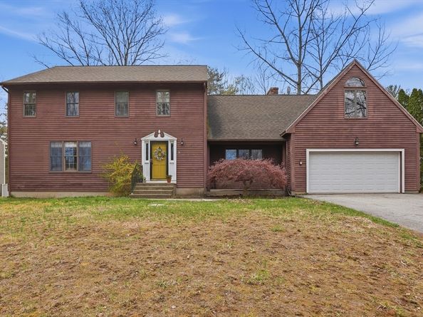 26 Woodside Circle, Sturbridge MA 01566