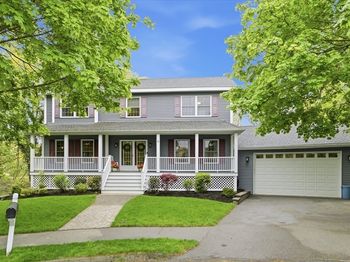 18 Oakridge Dr