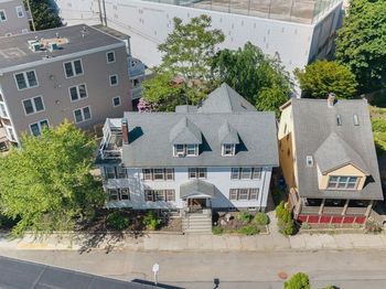 9 Parkwood Ter