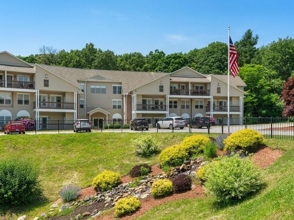 218 Reservoir St 103, Holden MA 01520