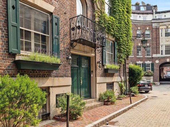 1 West Hill Place, Boston MA 02114