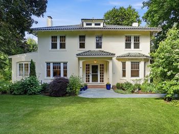 6 Oakmount Circle