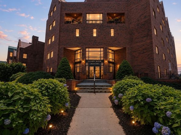 44 Elm 102, Worcester MA 01690