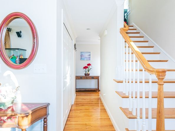53 Hiawatha Ave, Waltham MA 02451