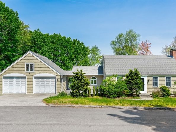 6 Crestview Dr, Westborough MA 01581