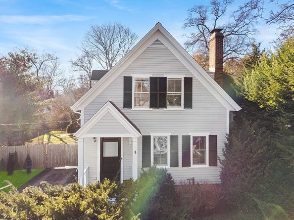 29 Cottage St, Wellesley MA 02482