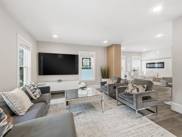 13 Leyden St, Medford MA 02155