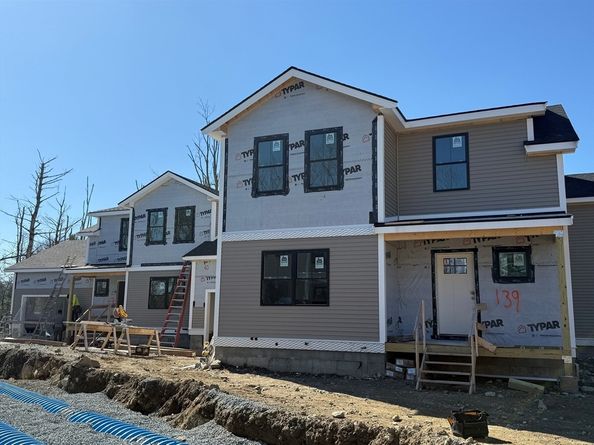 141 Essex Street 141, Middleton MA 01949