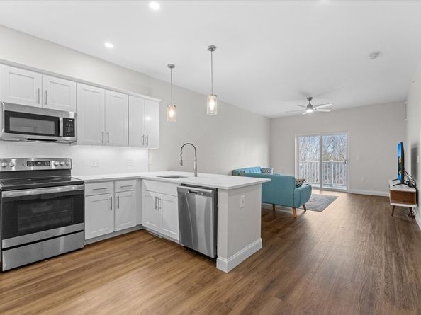 3312 Briarwood Vlg 3312, Clinton MA 01510