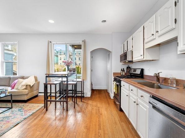 760-762 E 5th St 1, Boston MA 02127