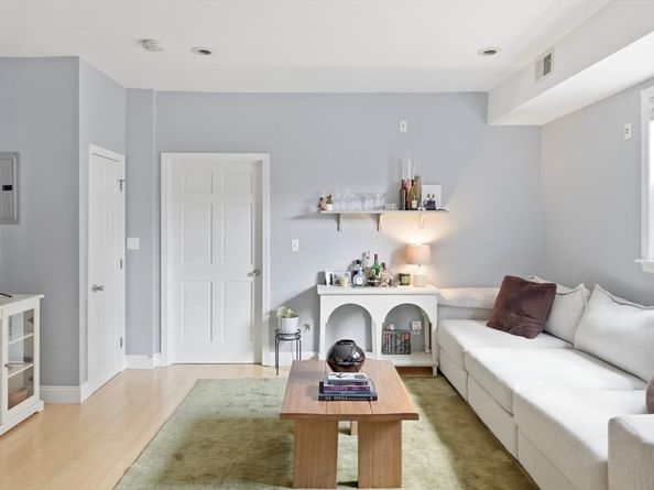 135 I St A, Boston MA 02127