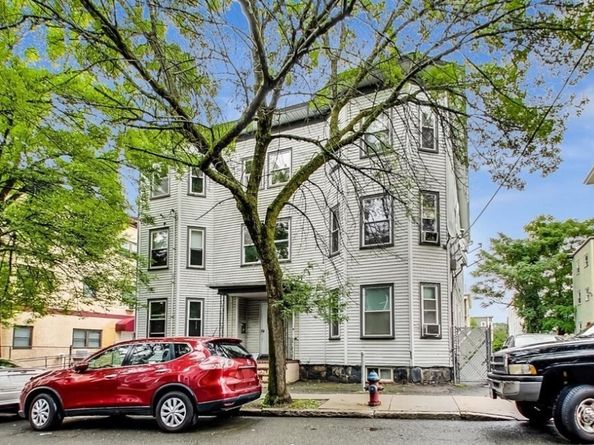 109 Walnut St, Somerville MA 02145