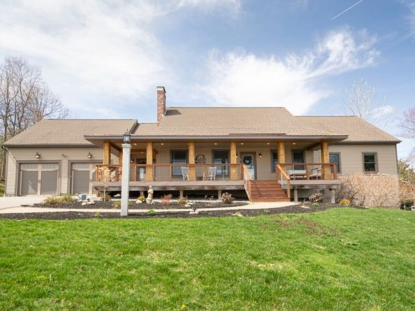 4 Lena Ln, Lunenburg MA 01462