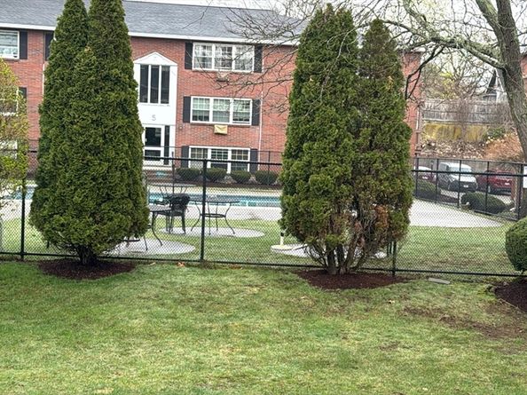 6 Tara Dr 5, Weymouth MA 02188