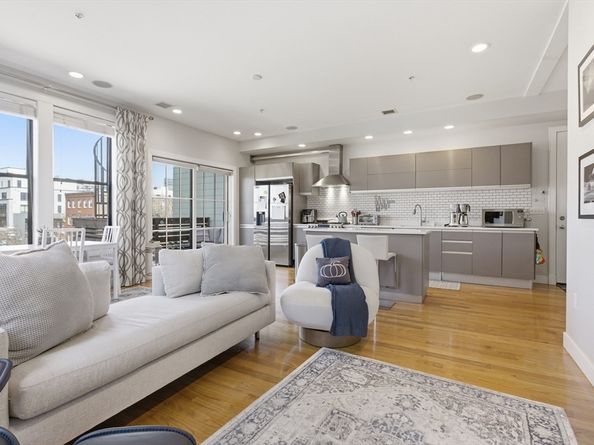 171 W 4th St 7, Boston MA 02127