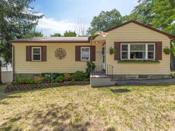 70 Montrose Ave, Wakefield MA 01880