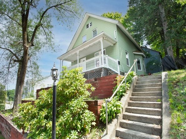 7 Clarence St, Worcester MA 01610