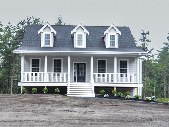 140 Tispaquin St, Middleboro MA 02346