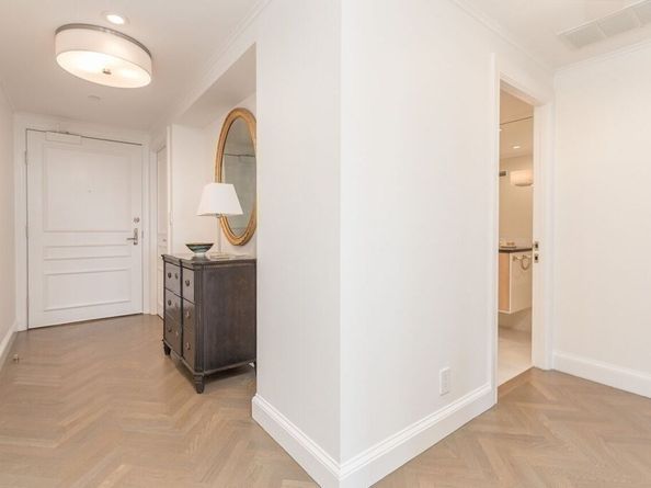 2 Commonwealth Ave 15D, Boston MA 02116