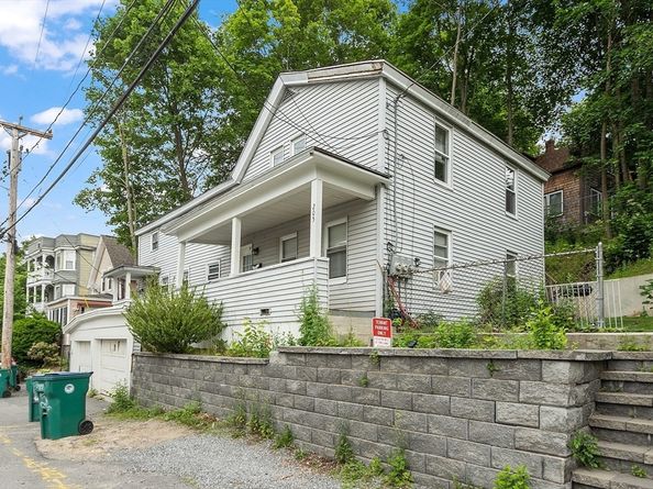 205-207 High St, Fitchburg MA 01420