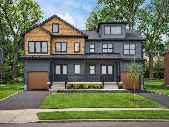 84 East Side Pkwy 84, Newton MA 02460