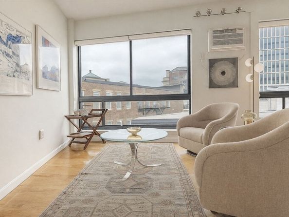 12 Stoneholm St 520, Boston MA 02115