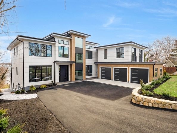 156 Crabtree, Quincy MA 02171