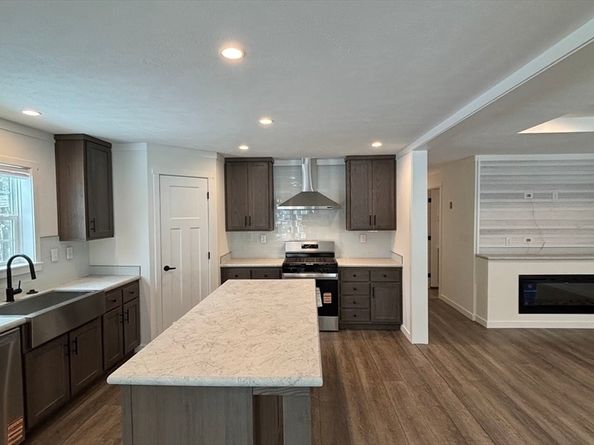 24 Pinrock Drive, Sturbridge MA 01566