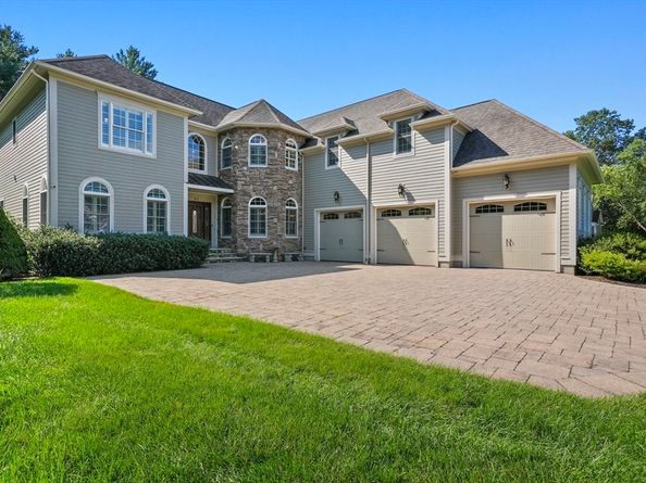 112 Mill St, Middleton MA 01949