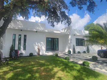 472 S Royal Poinciana Blvd