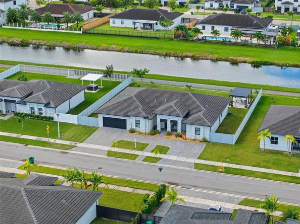 19080 SW 133rd Ct, Miami FL 33177