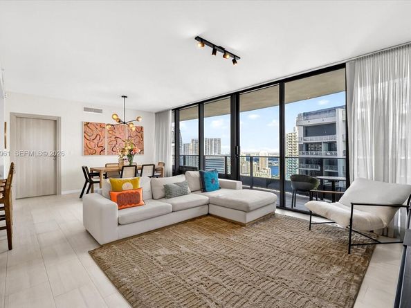 1000 Brickell Plaza 4809, Miami FL 33131