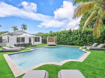 545 NW 52nd St