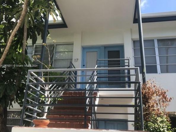 4720 Pine Tree Dr 17, Miami Beach FL 33140