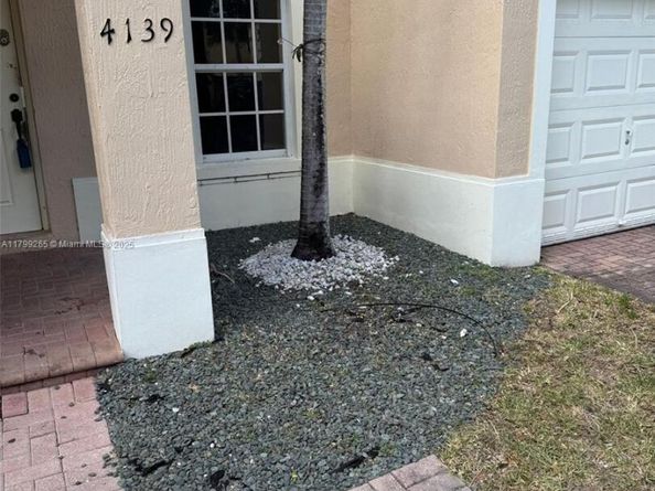 4139 NE 26th St, Homestead FL 33033