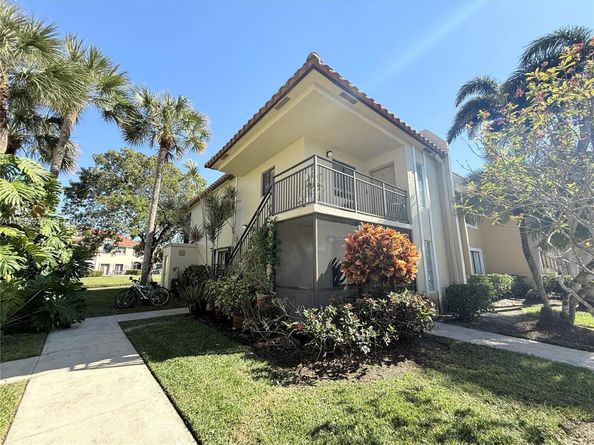 432 Lakeview Dr 201, Weston FL 33326