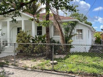2456 NW 28th St