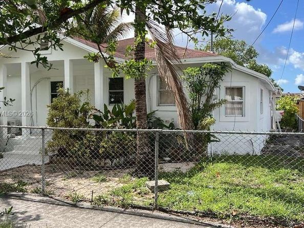 2456 NW 28th St, Miami FL 33142