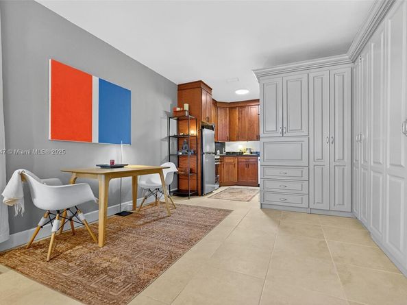 2445 Lake Pancoast Dr 4, Miami Beach FL 33140