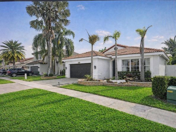 17912 SW 12th Ct, Pembroke Pines FL 33029