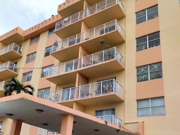 16465 NE 22nd Ave 114, North Miami Beach FL 33160