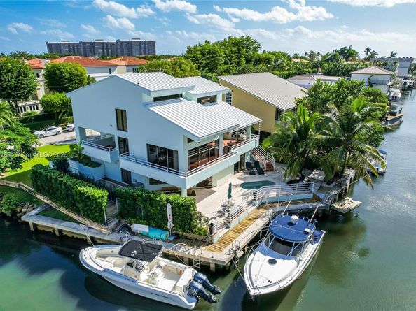 3520 Rockerman Rd, Miami FL 33133