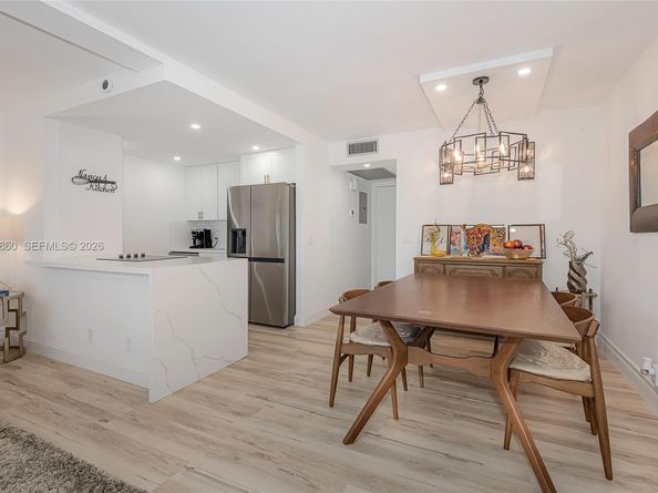 300 SW 134th Way 212E, Pembroke Pines FL 33027