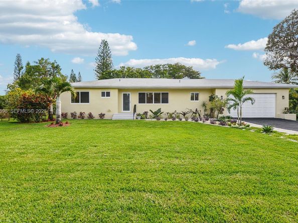 140 NE 161st St, Miami FL 33162