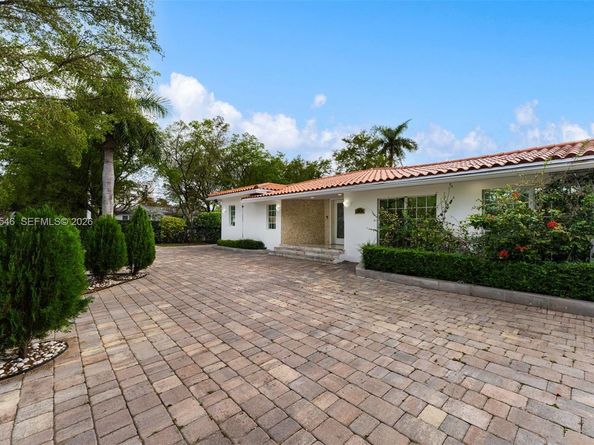 400 SW 24th Rd, Miami FL 33129