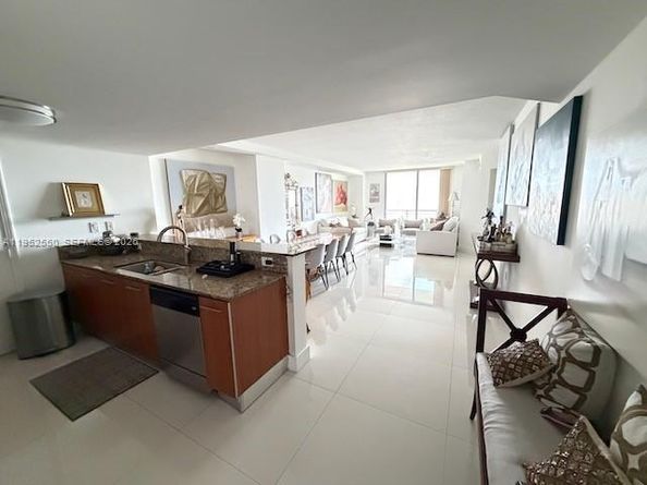 9066 SW 73rd Ct 1105, Miami FL 33156